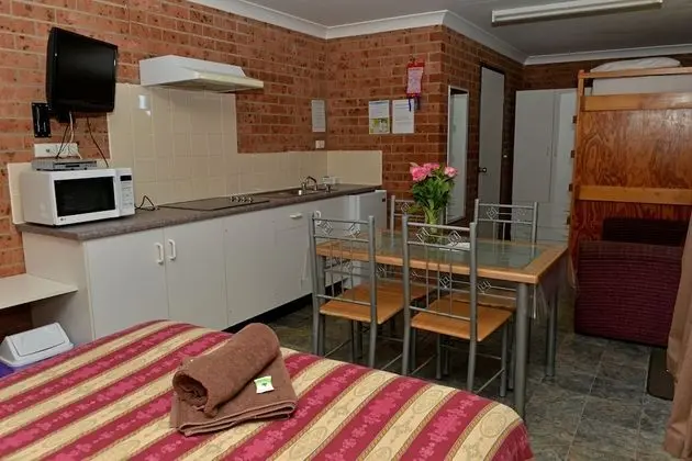 Standard Süit, 1 Yatak Odası, Sigara İçilmez, Küçük Mutfak (s/c villa 1 queen and 3 bunks)