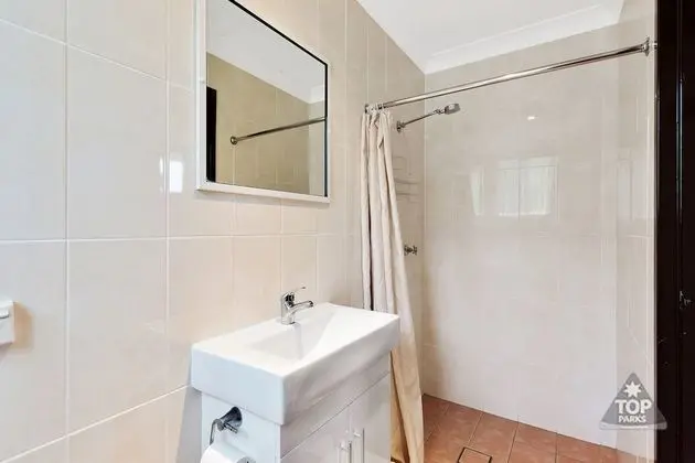 Standard Süit, 1 Yatak Odası, Sigara İçilmez, Küçük Mutfak (s/c villa 1 queen and 3 bunks)