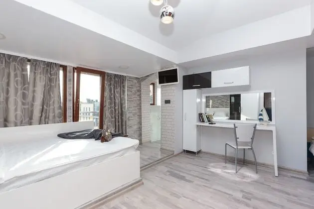 Luxury Triple Room, City View