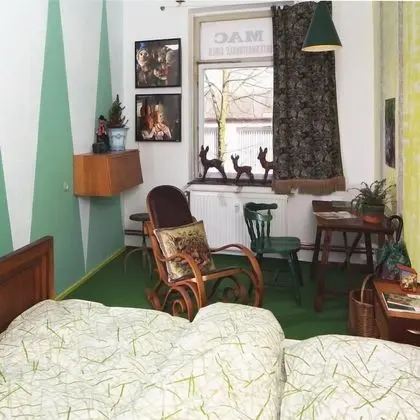 Tek Büyük Yataklı Oda, Ortak Banyo