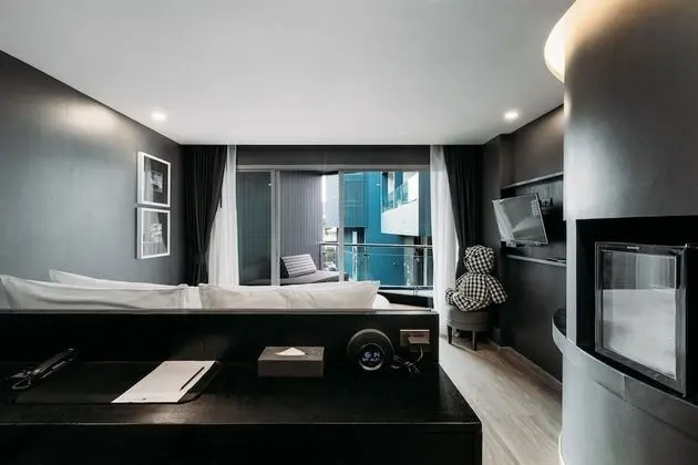Ozone Hall with Balcony Twin Bed