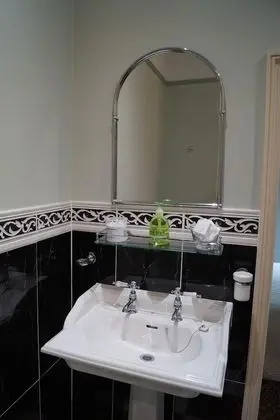 Luxury Tek Büyük Yataklı Oda, Banyolu/Duşlu