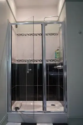 Luxury Tek Büyük Yataklı Oda, Banyolu/Duşlu