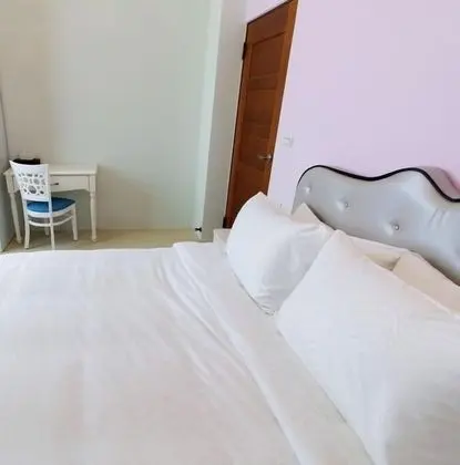 Gallery Tek Büyük Yataklı Oda, 1 Yatak Odası, Ortak Banyo, Bahçe Manzaralı