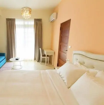 Gallery Üç Kişilik Oda, 1 En Büyük (King) Boy Yatak ve Çekyat, Balkon