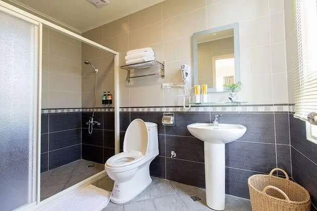 Gallery Üç Kişilik Oda, Ortak Banyo
