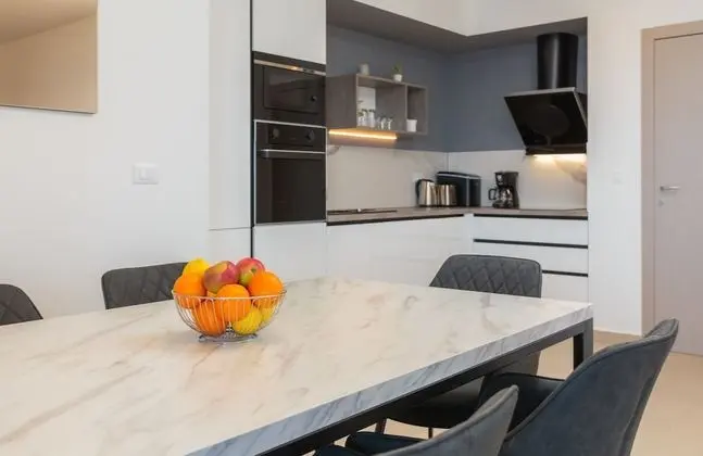 Apart Daire, 2 Yatak Odası, Deniz Manzaralı, Denize Sıfır (App 2)