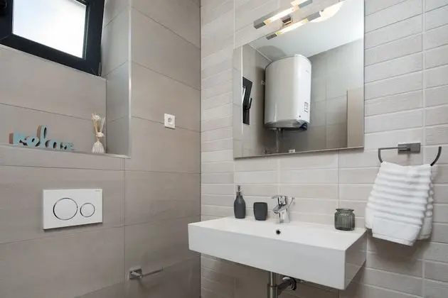 Apart Daire, 2 Yatak Odası, Deniz Manzaralı, Denize Sıfır (App 2)