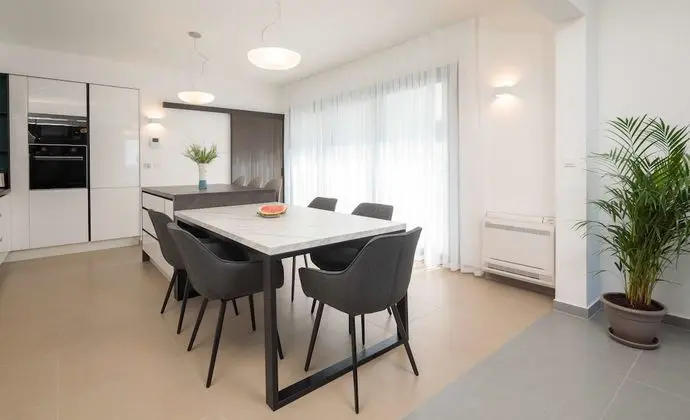 Luxury Apart Daire, 2 Yatak Odası, Deniz Manzaralı, Denize Sıfır (App 3)