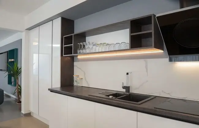 Luxury Apart Daire, 2 Yatak Odası, Deniz Manzaralı, Denize Sıfır (App 3)