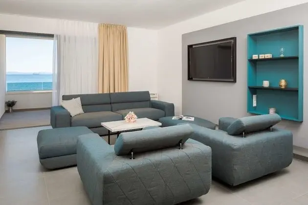 Luxury Apart Daire, 2 Yatak Odası, Deniz Manzaralı, Denize Sıfır (App 3)