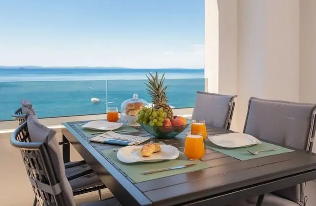 Luxury Apart Daire, 2 Yatak Odası, Deniz Manzaralı, Denize Sıfır (App 3)