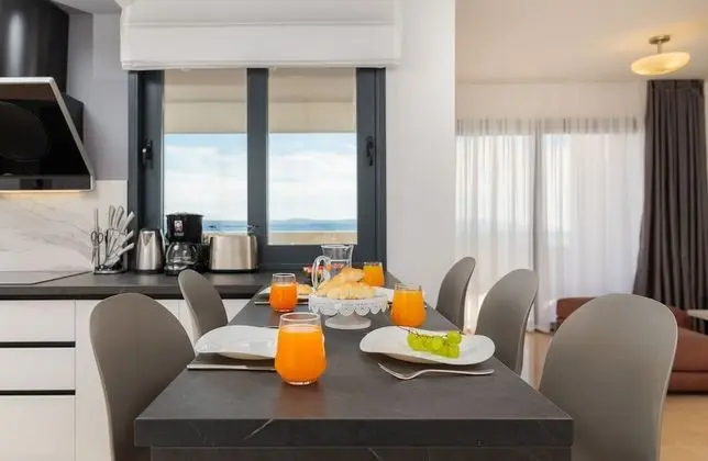 Luxury Apart Daire, 3 Yatak Odası, Deniz Manzaralı, Denize Sıfır (App 4)