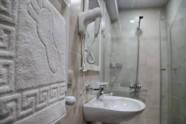 Basic Tek Büyük Yataklı Oda