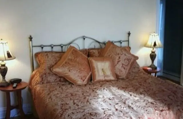 Oda (Elk creek room)