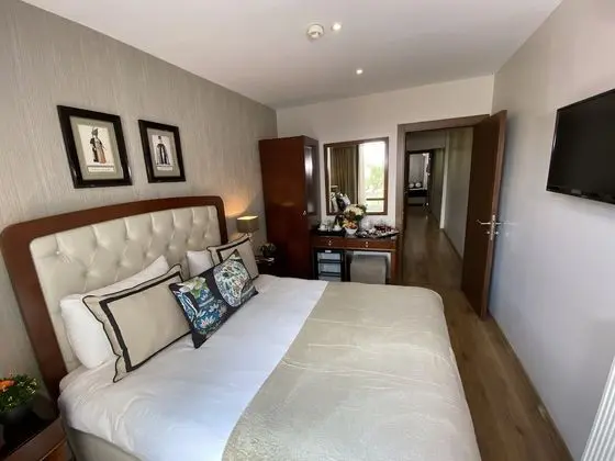 Deluxe Family Triple Room, 2 Bedrooms Sea View