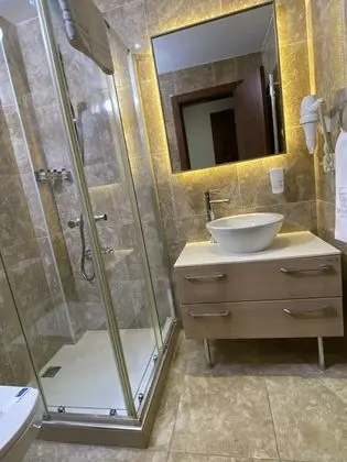 Deluxe Family Triple Room, 2 Bedrooms Sea View