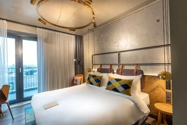 Comfort Tek Büyük Yataklı Oda