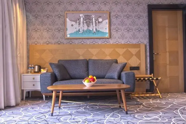 Executive Suite, Sea View