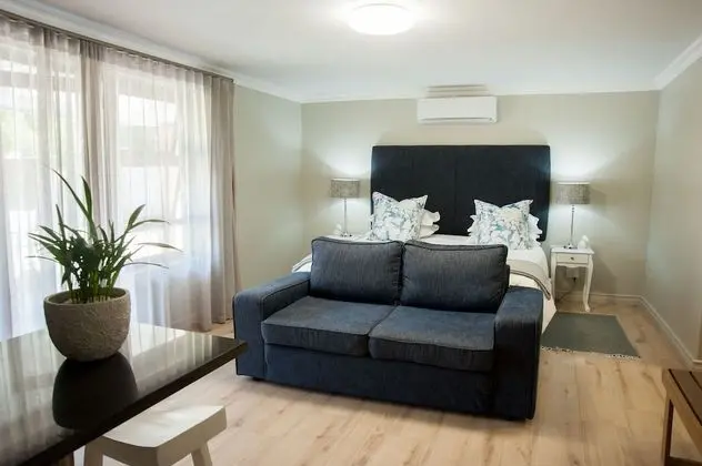 Palm Suite Vll