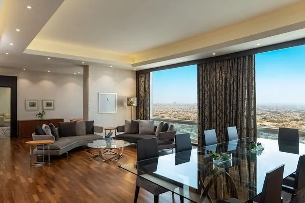Ambassador Suite, 1 King Bed, Non Smoking, City View