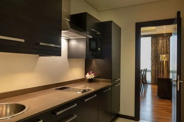 Ambassador Suite, 1 King Bed, Non Smoking, City View