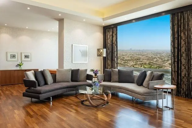 Ambassador Suite, 1 King Bed, Non Smoking, City View