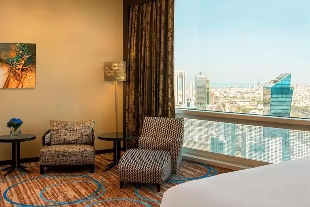 Ambassador Suite, 1 King Bed, Non Smoking, City View