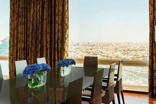 Ambassador Suite, 1 King Bed, Non Smoking, City View