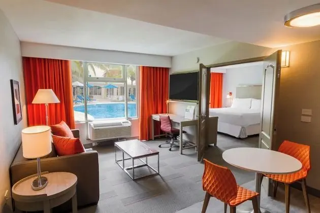 Deluxe Süit, 1 En Büyük (King) Boy Yatak ve Çekyat, Havuz Manzaralı