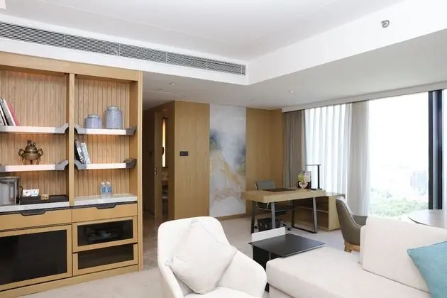 Stüdyo, 1 En Büyük (King) Boy Yatak, Sigara İçilebilir, Şehir Manzaralı (Corner)