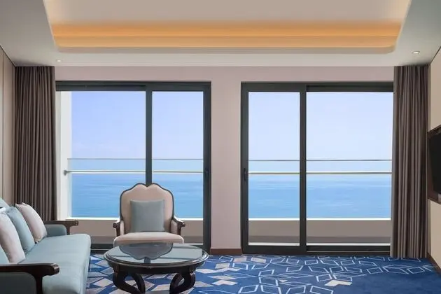 Süit, 1 Yatak Odası, Sigara İçilebilir, Okyanus Manzaralı (Balcony, Corner)