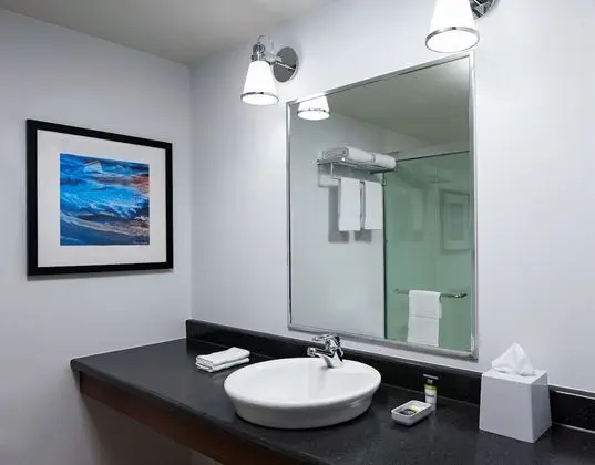 Oda, 2 Büyük (Queen) Boy Yatak