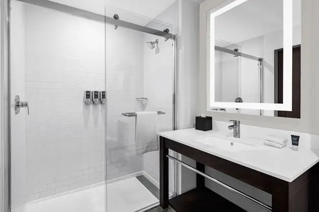 Deluxe Tek Büyük Yataklı Oda, 2 Çift Kişilik Yatak, Sigara İçilmez