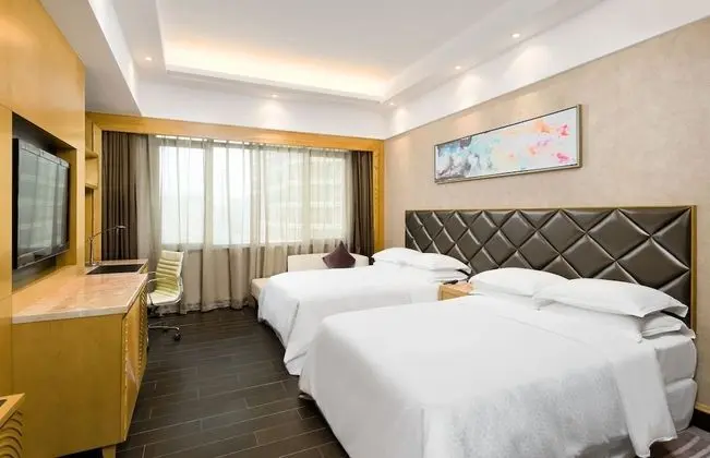 Oda, 2 Çift Kişilik Yatak, Şehir Manzaralı