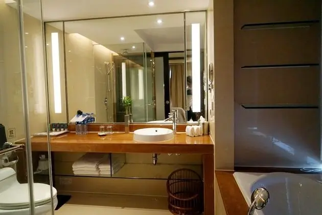 Oda, 2 Çift Kişilik Yatak, Şehir Manzaralı