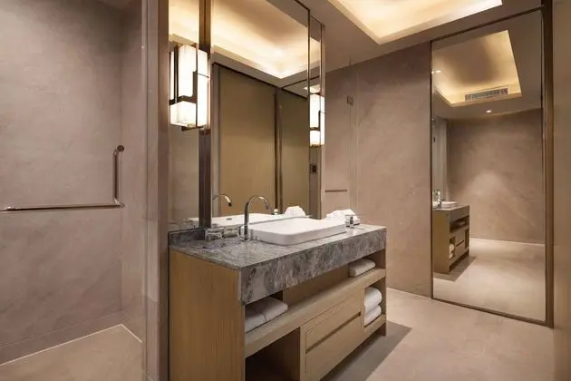 Oda, 2 Çift Kişilik Yatak, Şehir Manzaralı