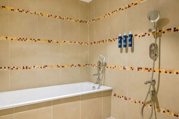 Oda, 2 Çift Kişilik Yatak, Şehir Manzaralı