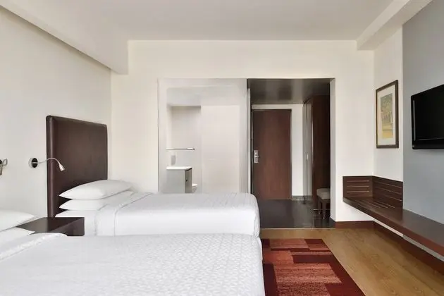 Oda, 2 Tek Kişilik Yatak, Sigara İçilmez, Şehir Manzaralı