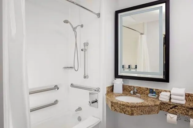 Oda, 1 En Büyük (King) Boy Yatak (Mobility/Hearing Accessible, Tub)