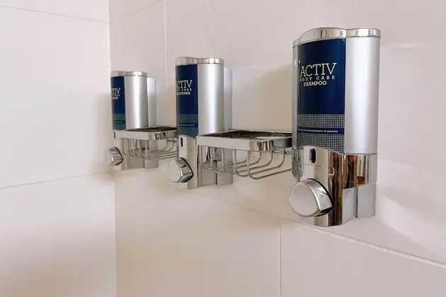 Oda, 1 En Büyük (King) Boy Yatak (Mobility Accessible, Tub)