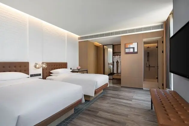 Oda, 2 Çift Kişilik Yatak, Şehir Manzaralı, Köşe