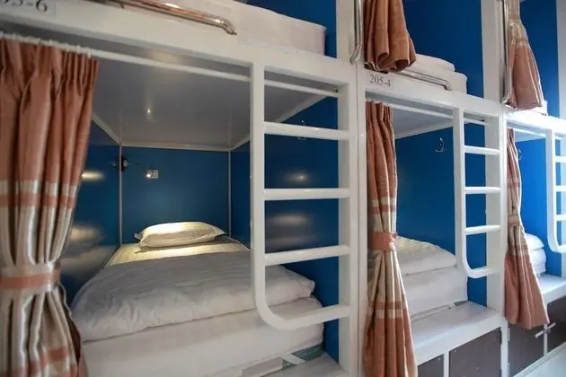 1 bed in 10-bed dormitory (mixed)