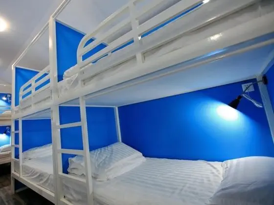 1 single bed in 4 beds room