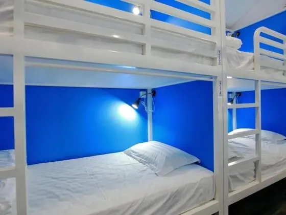 1 single bed in 4 beds room