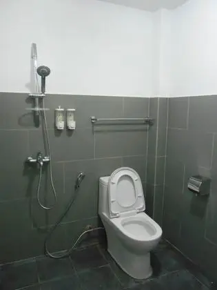 1 single bed in 4 beds room
