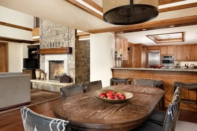 Oda, 4 Yatak Odası, Sigara İçilmez (The Couloir Residence Slopeside)