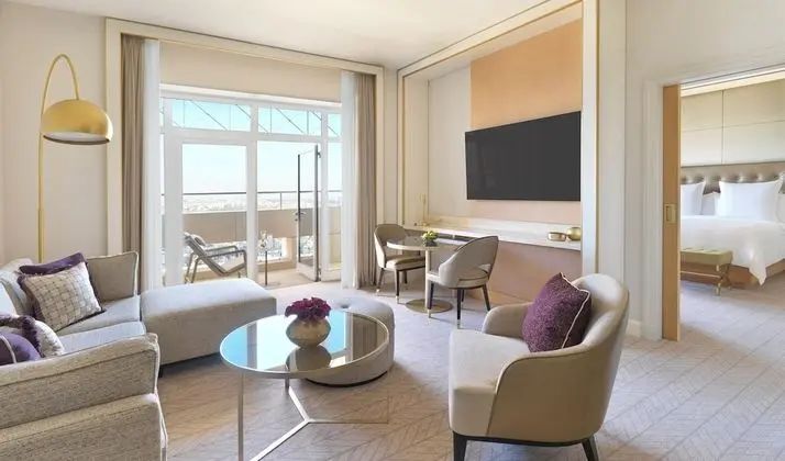 Four Seasons, Deluxe Süit, Executive Katı