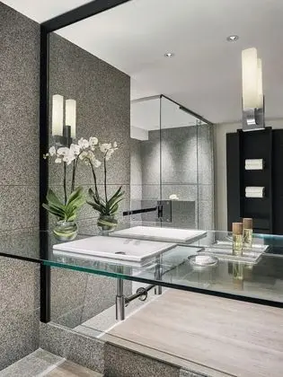 Four Seasons Executive Suite