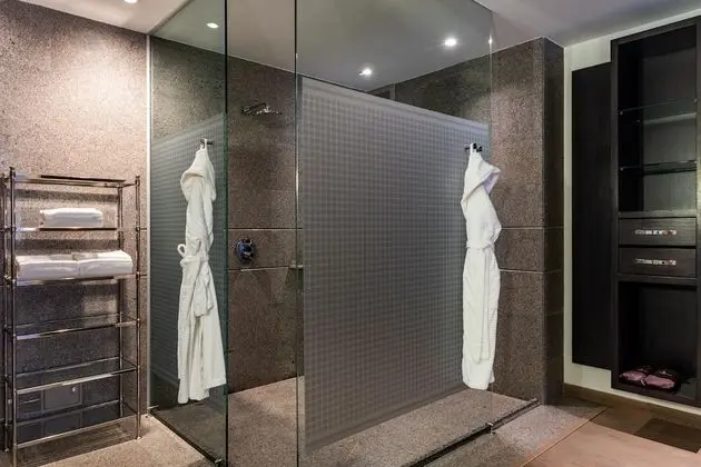 One-Bedroom Premier Suite